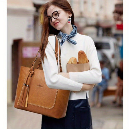 2026 Women, New Minimalist Women's Bag, Shoulder Bag with Tassel Decoration, Large-capacity Handbag.