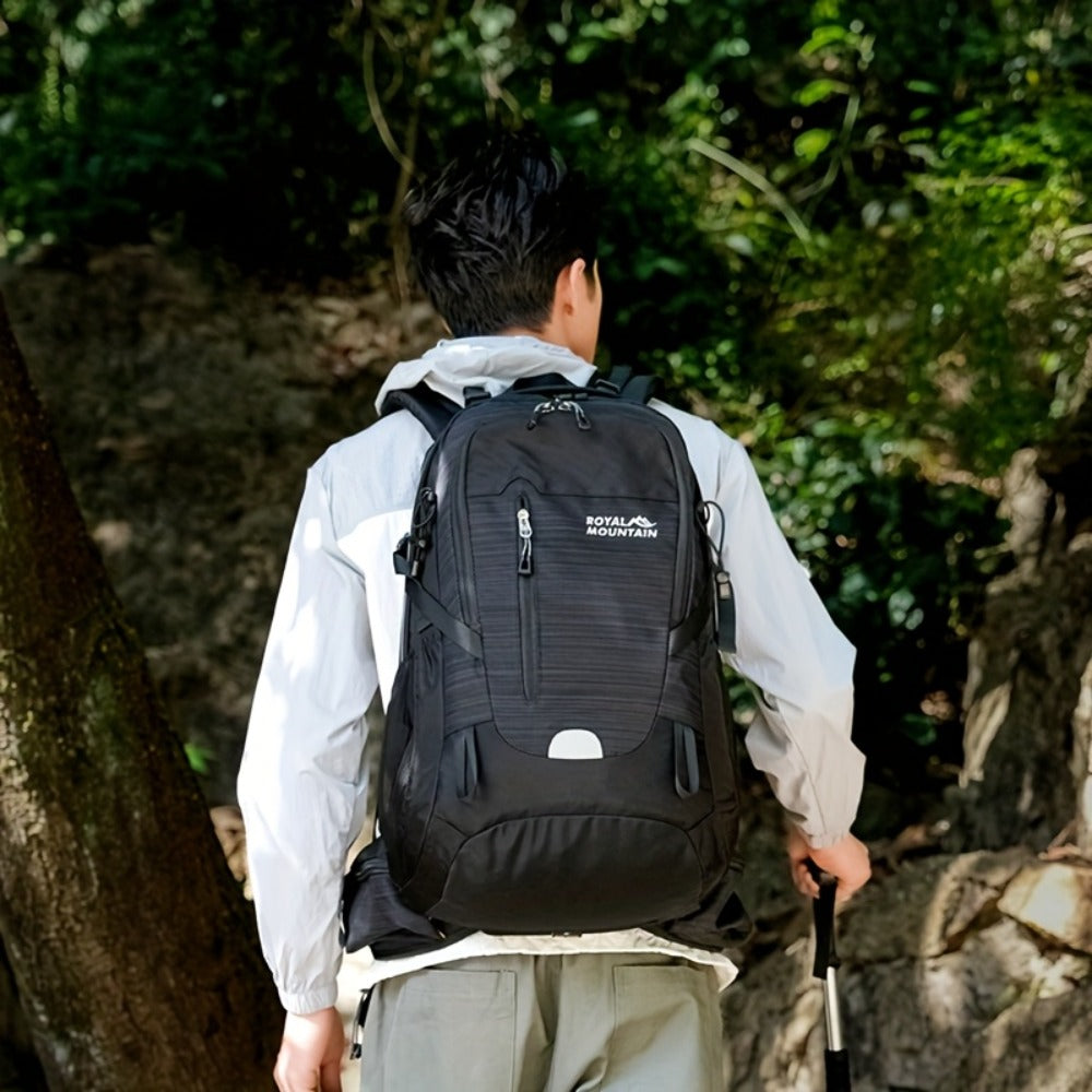 Large Capacity Hiking Outdoor Mountaineering Travel Backpack, Camping Travel Backpack, Nylon Waterproof Backpack, Ideal for Gifts, Suitable for Men And Women