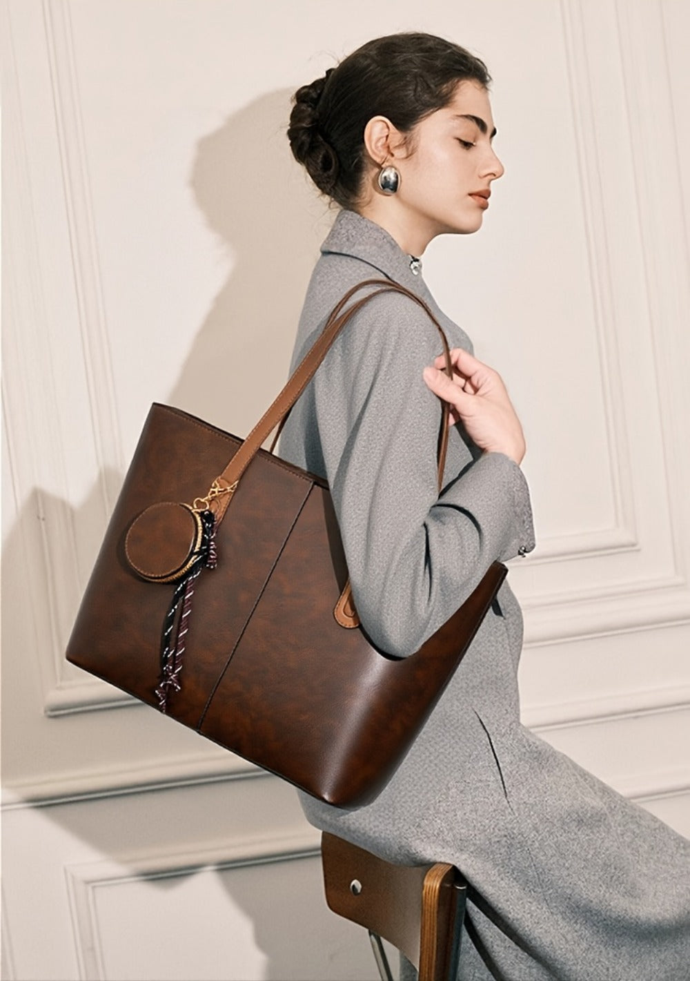 Large Capacity Brown Tote Bag for Women - Durable Shoulder and Crossbody Strap, Zipper Closure, Polyester Lining, Ideal for Travel, Commute, and Everyday Use, Travel Tote Bag|Casual Style Tote|Zippered Closure, Large Tote Bag