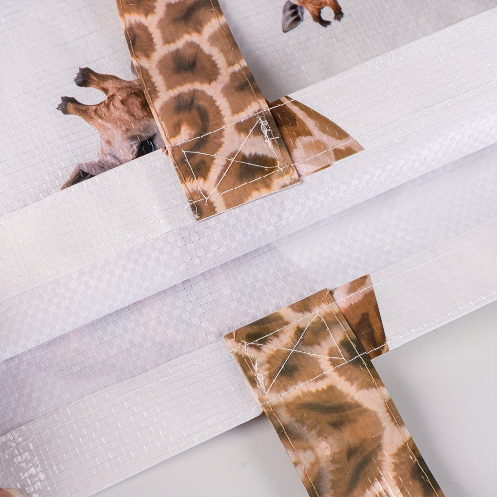 1 creative giraffe tote bag woven bag, gift shopping bag composite woven bag giraffe tote bag, travel storage large capacity handbag, waterproof and moisture-proof, reusable