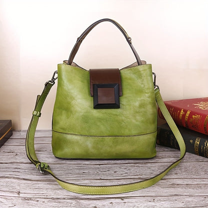 A Retro Style Women'S Genuine Leather Crossbody Bag Featuring an Adjustable Shoulder Strap, a Zipper Closure, And a, Made in Guangzhou Solid Color Design, Urban Style, Spacious Messenger Bag