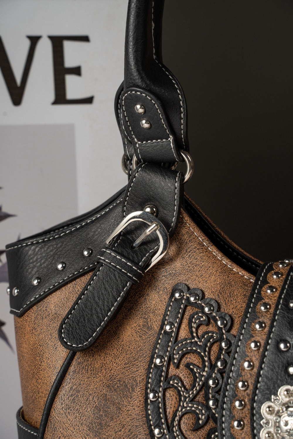 Western Style Berry Conchos Cowgirl Country Conceal Carry Purses Crossbody Handbags Women Shoulder Bags Wallet Set Brown Christmas Gifts