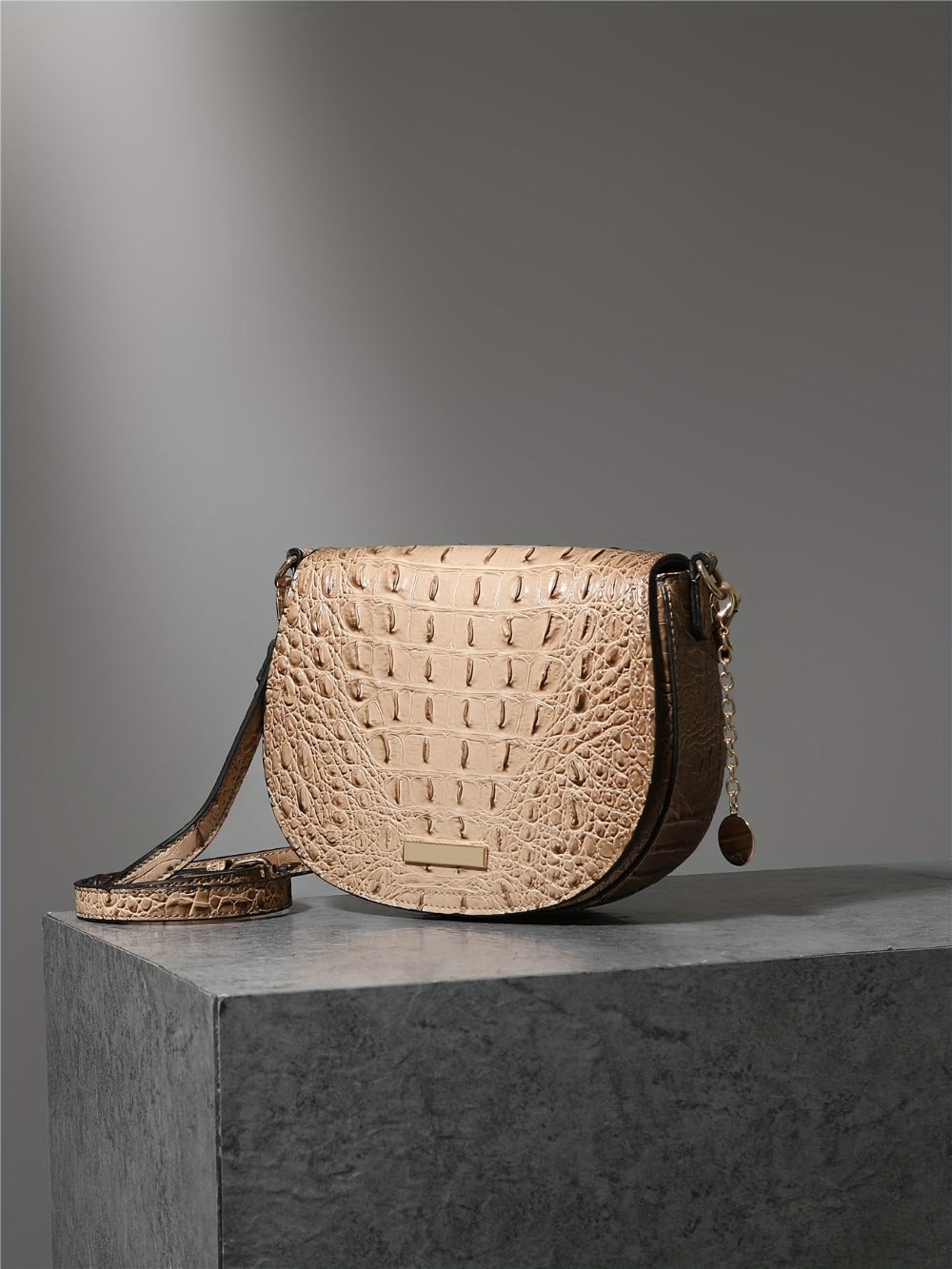 Crossbody Bag for Women – 7 Colors, for Travel & Work | Bag Vero – detail view 26