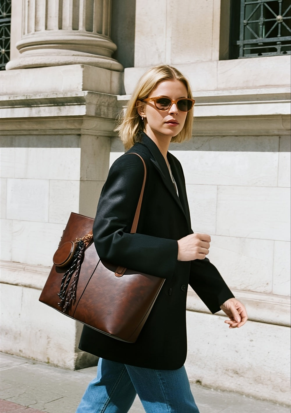 Large Capacity Brown Tote Bag for Women - Durable Shoulder and Crossbody Strap, Zipper Closure, Polyester Lining, Ideal for Travel, Commute, and Everyday Use, Travel Tote Bag|Casual Style Tote|Zippered Closure, Large Tote Bag