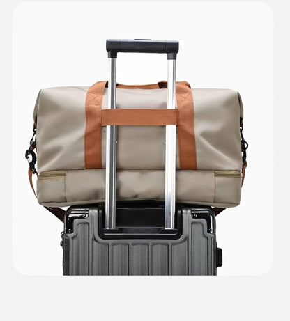 Spacious And Versatile Duffel Bag Suitable for The Gym, Travel, And Luggage, Made from Lightweight And Durable Nylon with Several Compartments, Perfect for Weekend Getaways And As a Roomy Gym Tote for Both Men And Women