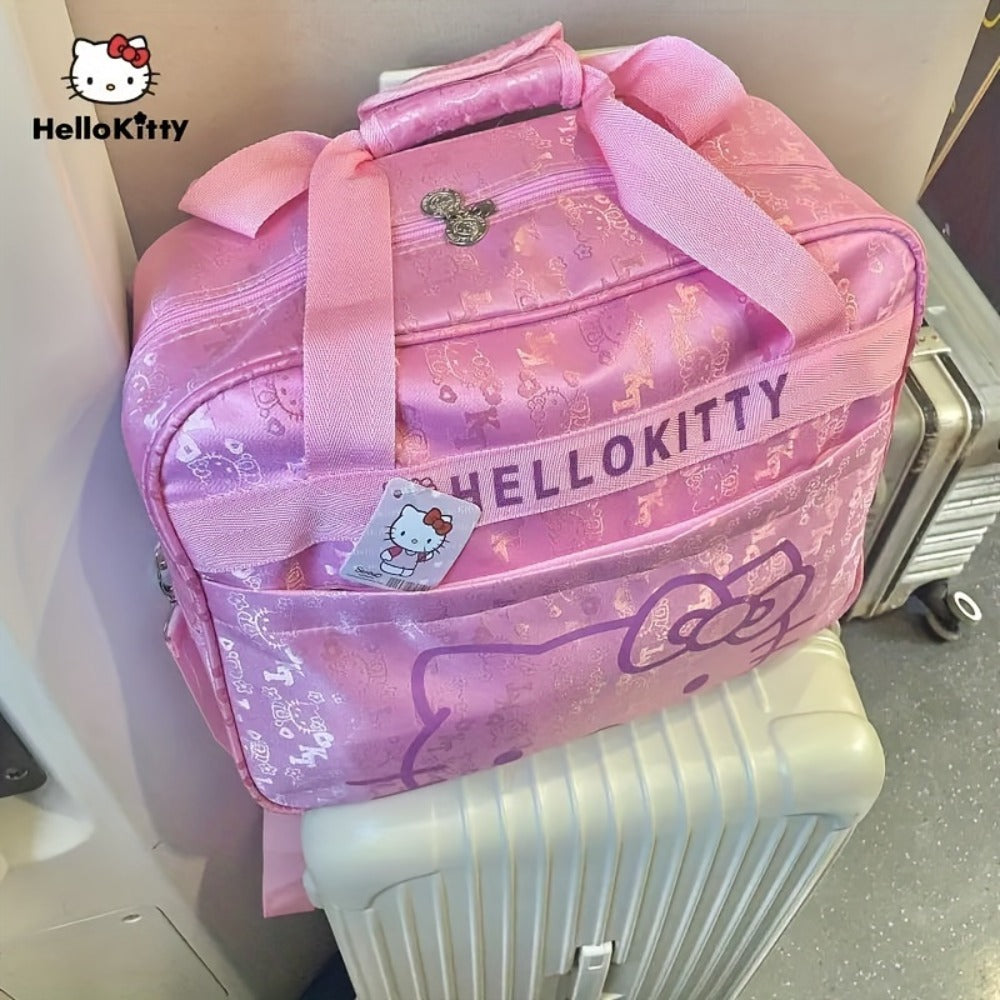 This Hello Kitty Travel Bag Is A Large-capacity Travel Duffel Bag, for Weekend Trips, Graduation Storage, And Can Be Carried Around. It's Suitable for Travel, Sports, Gym Workouts, And Can Also Be Used As An Overnight Travel Bag.
