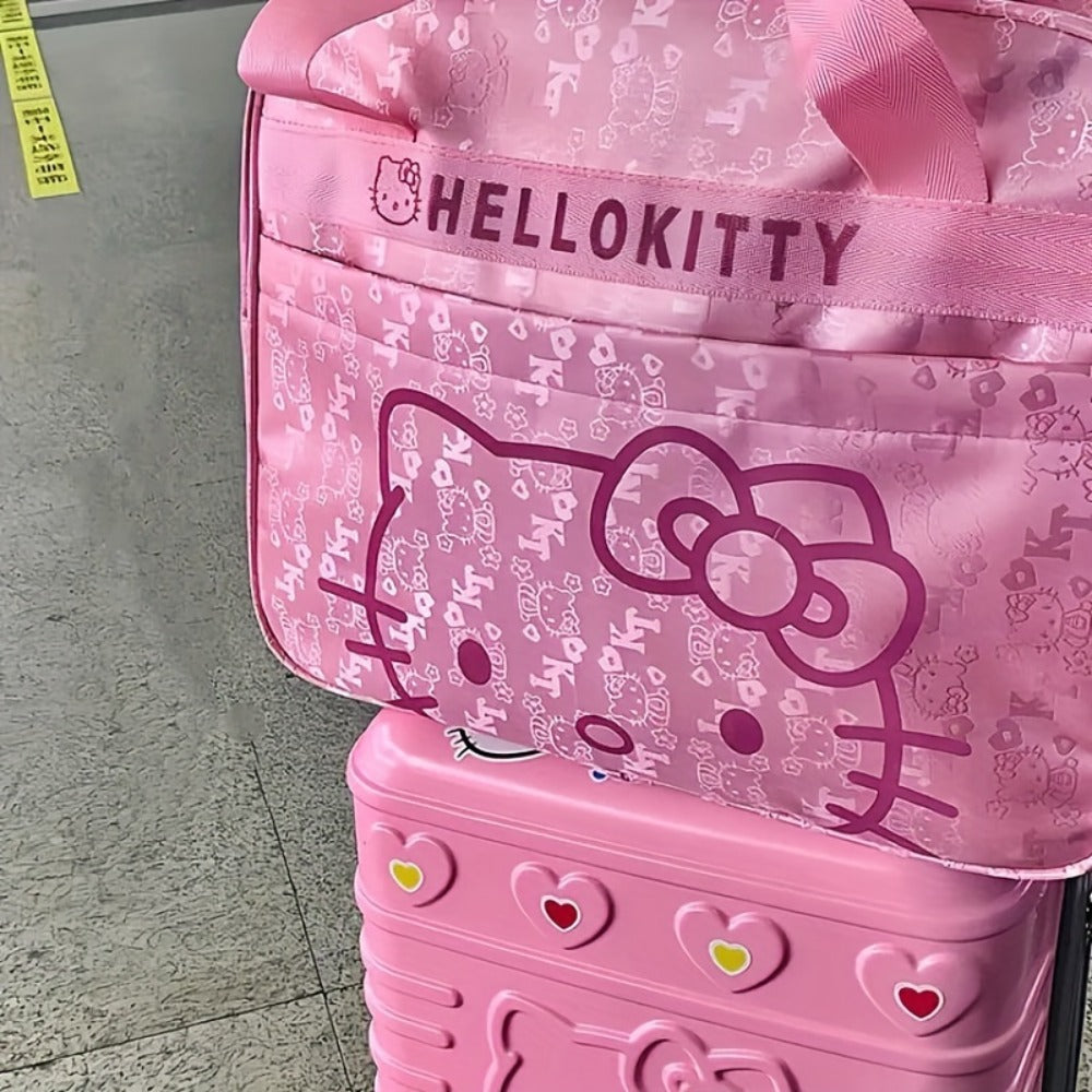 This Hello Kitty Travel Bag Is A Large-capacity Travel Duffel Bag, for Weekend Trips, Graduation Storage, And Can Be Carried Around. It's Suitable for Travel, Sports, Gym Workouts, And Can Also Be Used As An Overnight Travel Bag.