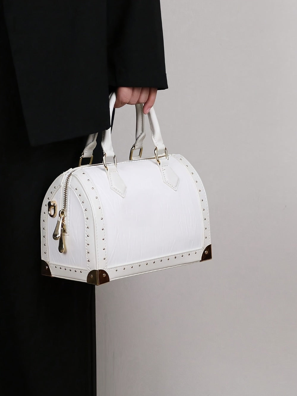 2026 New Stylish High-End Women'S Tote Bag, Large Capacity Boston Pillow Bag, Vintage Studded Box Bag, Trendy Street Style Versatile Handbag, Box Bag