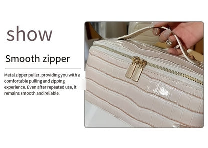 Travel Makeup Bag – PU Leather, Large Capacity, for Travel | Bag Vero – detail view 16