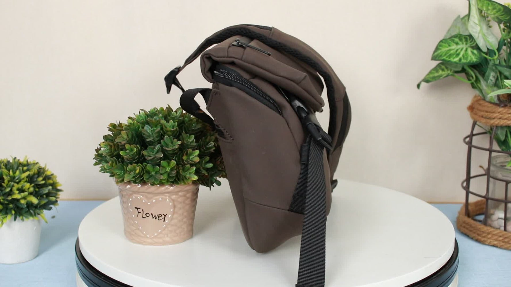 Men's Crossbody Bag – Large Capacity, for Work & Everyday Use | Bag Vero – detail view 7
