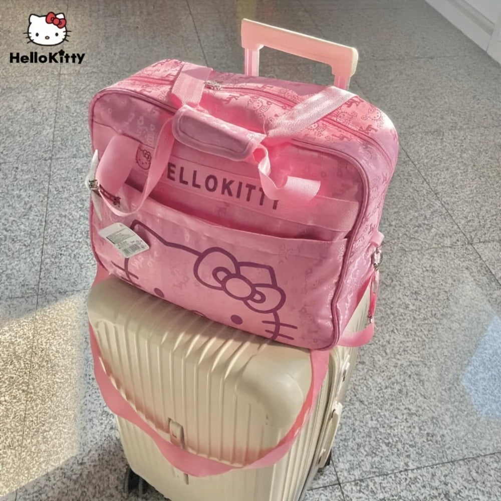 This Hello Kitty Travel Bag Is A Large-capacity Travel Duffel Bag, for Weekend Trips, Graduation Storage, And Can Be Carried Around. It's Suitable for Travel, Sports, Gym Workouts, And Can Also Be Used As An Overnight Travel Bag.