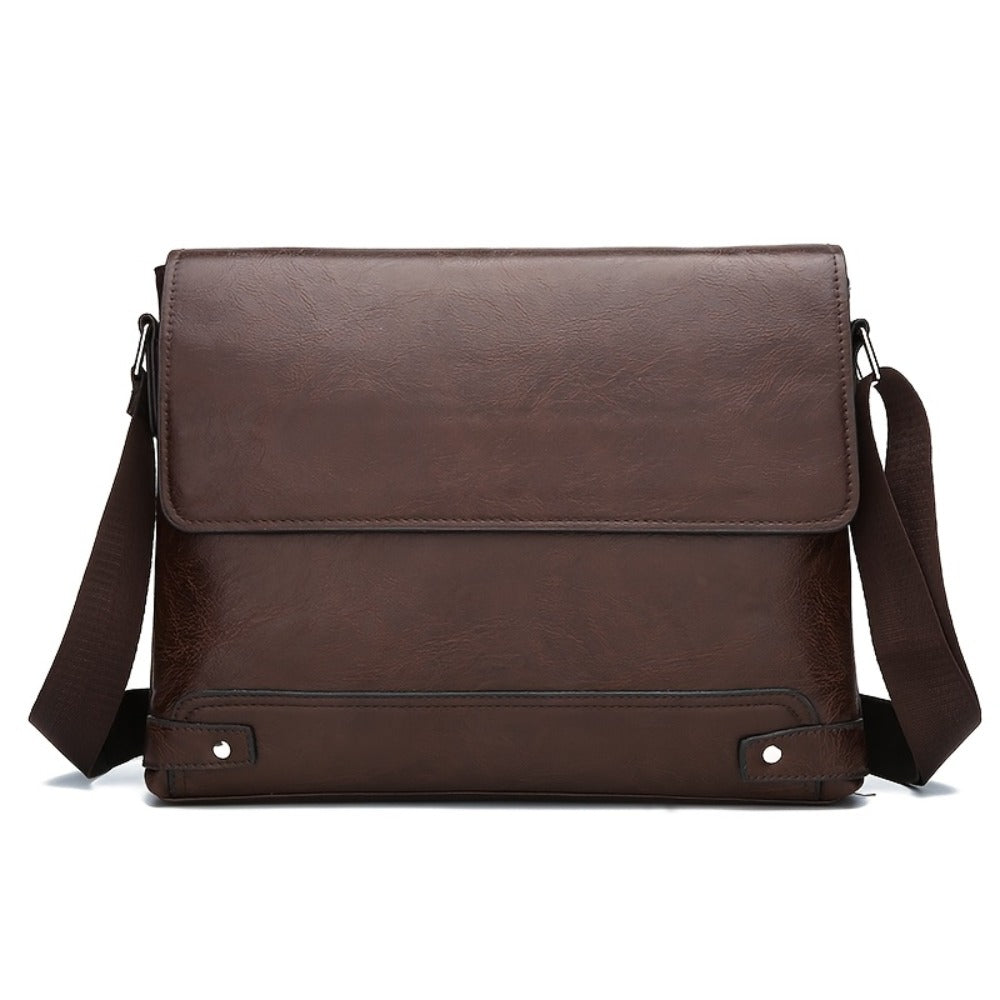 Simple khaki Men's bag with texture High Quality bag lid style shoulder bag, casual Men's multi pocket Men's bag, large capacity Men's bag, casual trendy mailman bag