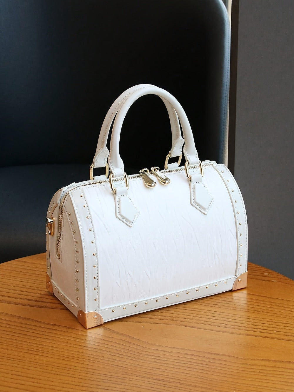 2026 New Stylish High-End Women'S Tote Bag, Large Capacity Boston Pillow Bag, Vintage Studded Box Bag, Trendy Street Style Versatile Handbag, Box Bag
