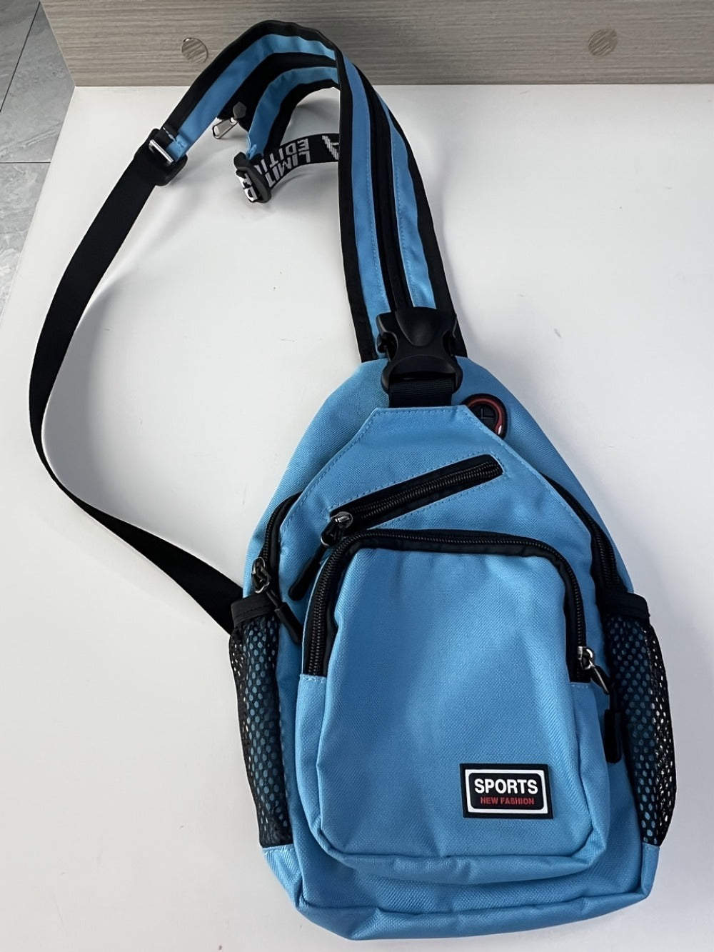 New Designers Chest Bags Crossbody Shoulder Backpack Headphone Jack Phone Bags for Ladies Sling Crossbody Bag Women