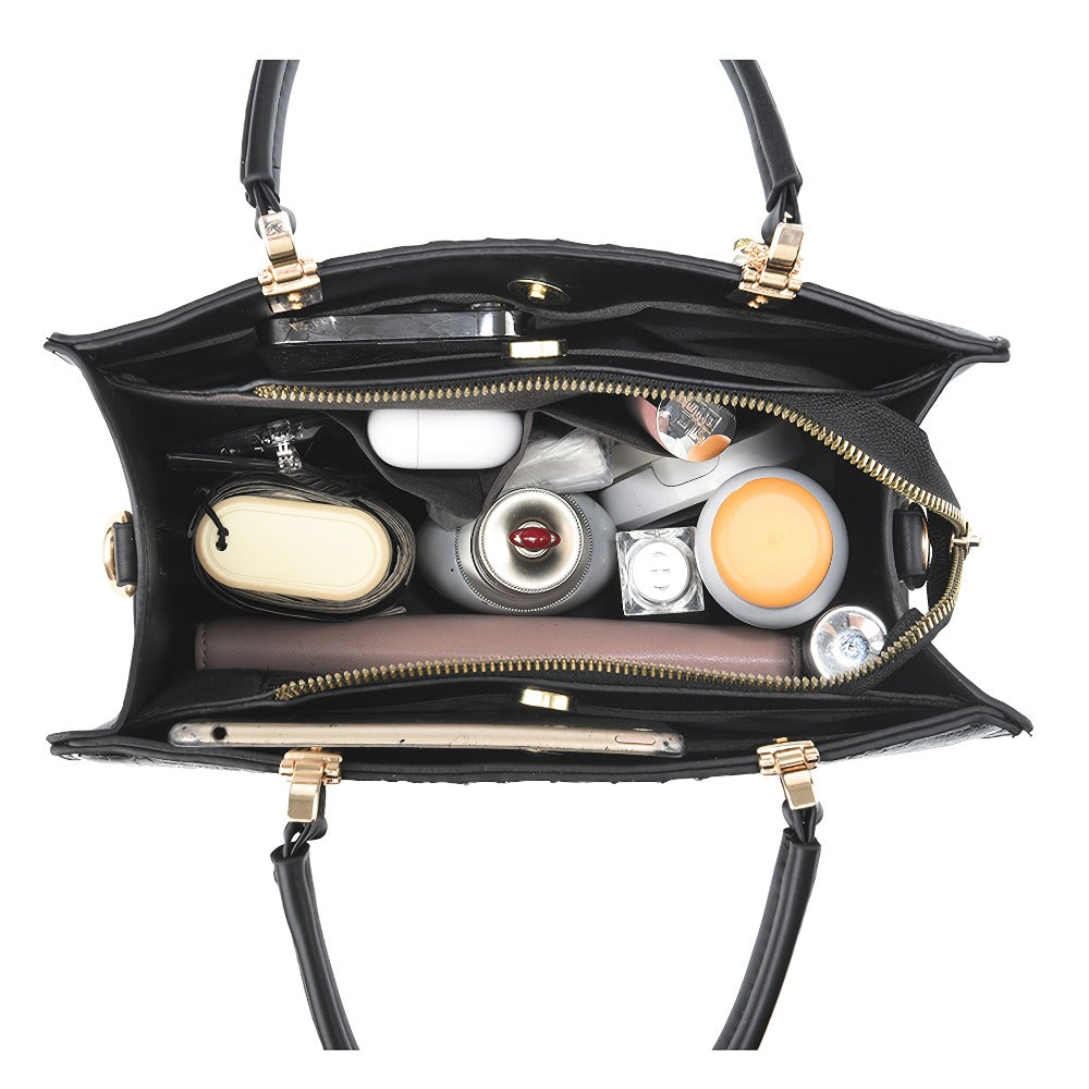A Women'S Bag Featuring a Crocodile Print Texture, Designed for Both Hand And Crossbody Use, with a Heart-Shaped Hanging Decoration As a Finishing Touch