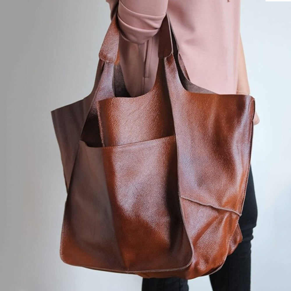 A Fashionable, Spacious Shoulder for Women, Designed As a Tote, Featuring a Soft Aesthetic And a Trendy Retro Style Popular in Europe And America