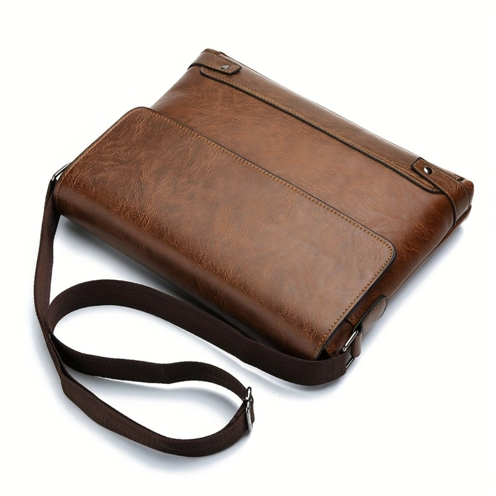 Simple khaki Men's bag with texture High Quality bag lid style shoulder bag, casual Men's multi pocket Men's bag, large capacity Men's bag, casual trendy mailman bag